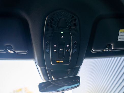 Certified 2025 Porsche Cayenne E-Hybrid AWD/4WD image 11