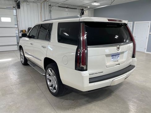 Used 2015 Cadillac Escalade Luxury AWD/4WD image 5