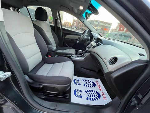 Used 2014 Chevrolet Cruze LS image 21