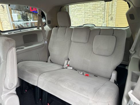 Used 2013 Dodge Grand Caravan SXT FWD image 8