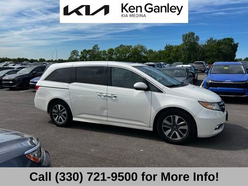 Used 2016 Honda Odyssey Touring Elite image 4