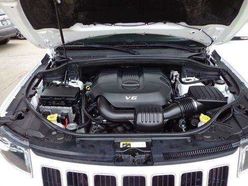 Used 2014 Jeep Grand Cherokee Limited AWD/4WD image 12