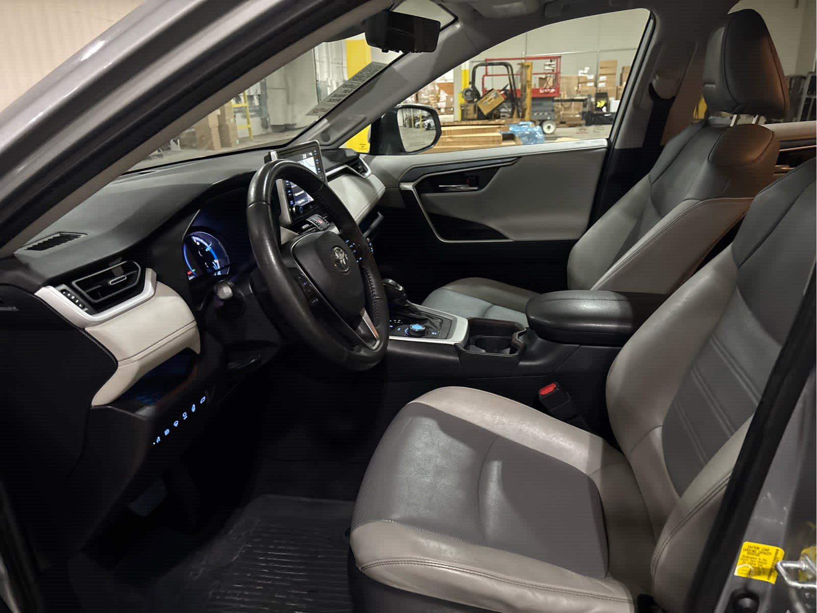 Used 2021 Toyota RAV4 Limited AWD/4WD image 9