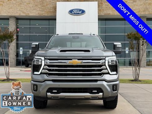Used 2025 Chevrolet Silverado 2500 High Country w/ High Country Premium Package AWD/4WD image 2