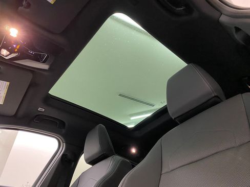 New 2026 BMW X2 xDrive28i w/ Technology Package image 14