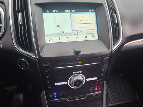 Used 2018 Ford Edge Titanium w/ Equipment Group 302A image 4
