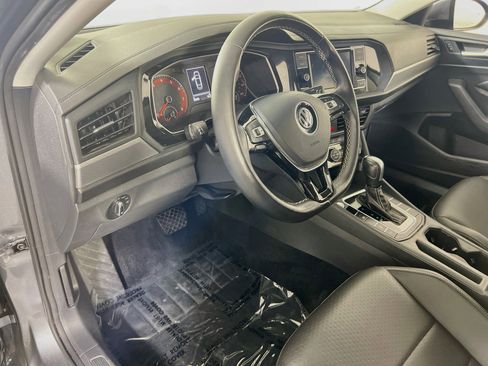Used 2021 Volkswagen Jetta SE w/ SE Cold Weather Package FWD image 9