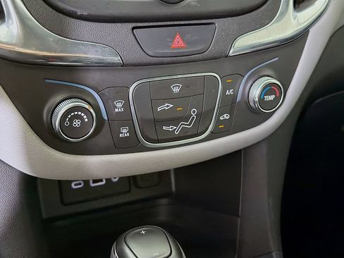 Used 2020 Chevrolet Equinox LS FWD image 20