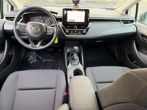Used 2025 Toyota Corolla LE FWD image 14