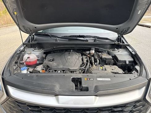 Used 2023 Kia Sportage LX image 18