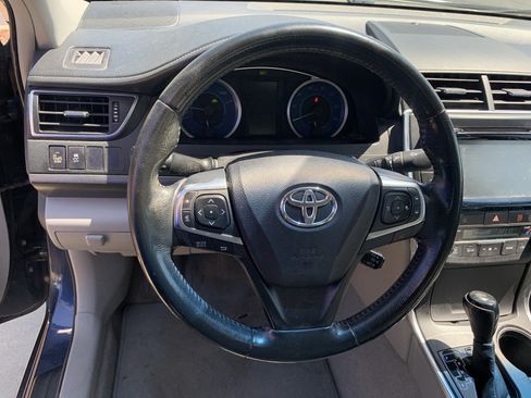 Used 2015 Toyota Camry XLE w/ Moonroof Package FWD image 18