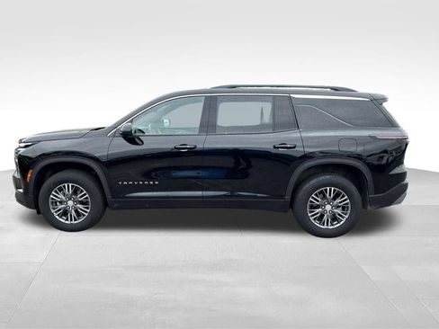 Used 2026 Chevrolet Traverse LT AWD/4WD image 2