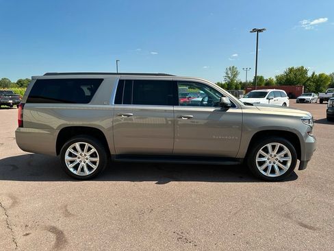 Used 2018 Chevrolet Suburban LT AWD/4WD image 36