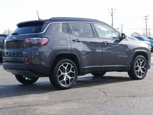 Used 2024 Jeep Compass Limited image 6