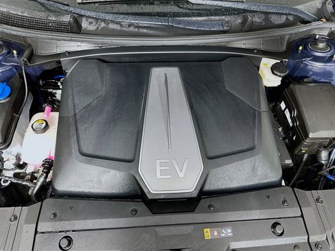 Used 2023 Kia EV6 Wind w/ Wind Technology Package image 34