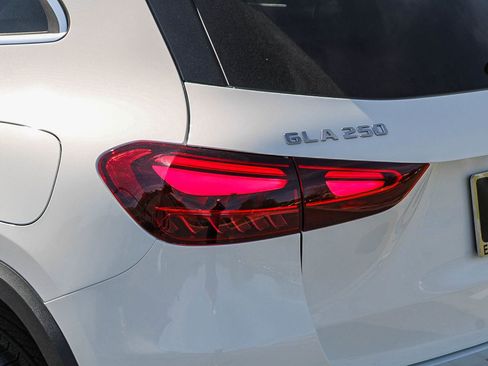 New 2026 Mercedes-Benz GLA 250 GLA 250 image 11