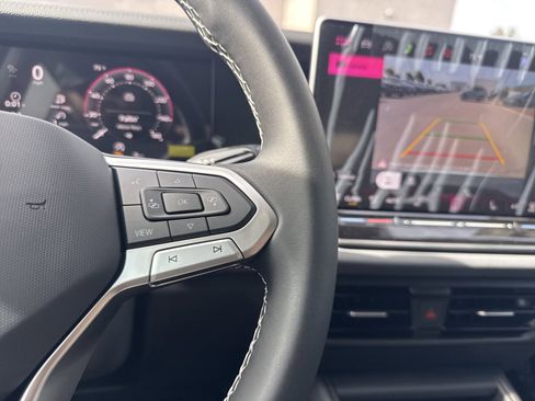 New 2026 Volkswagen Tiguan SE image 29