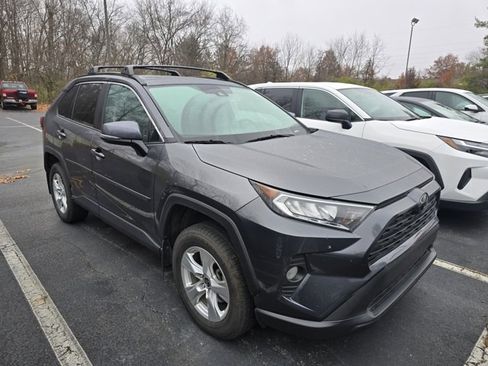 Used 2021 Toyota RAV4 XLE image 2
