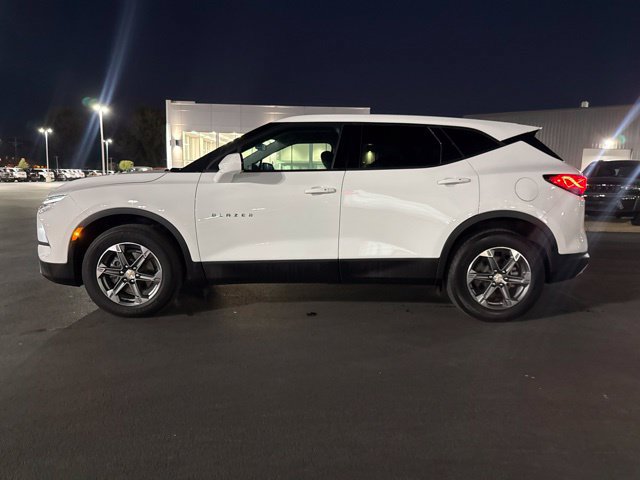 Used 2025 Chevrolet Blazer LT AWD/4WD image 4