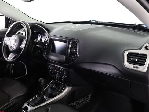 Used 2019 Jeep Compass Latitude AWD/4WD image 24