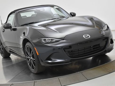Certified 2025 MAZDA MX-5 Miata Grand Touring RWD image 9