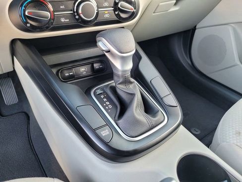Certified 2025 Kia Soul LX w/ LX Technology Package image 22