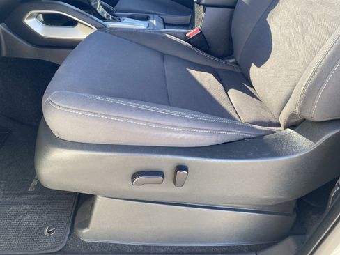 Used 2022 Nissan Frontier SV w/ Technology Package image 17