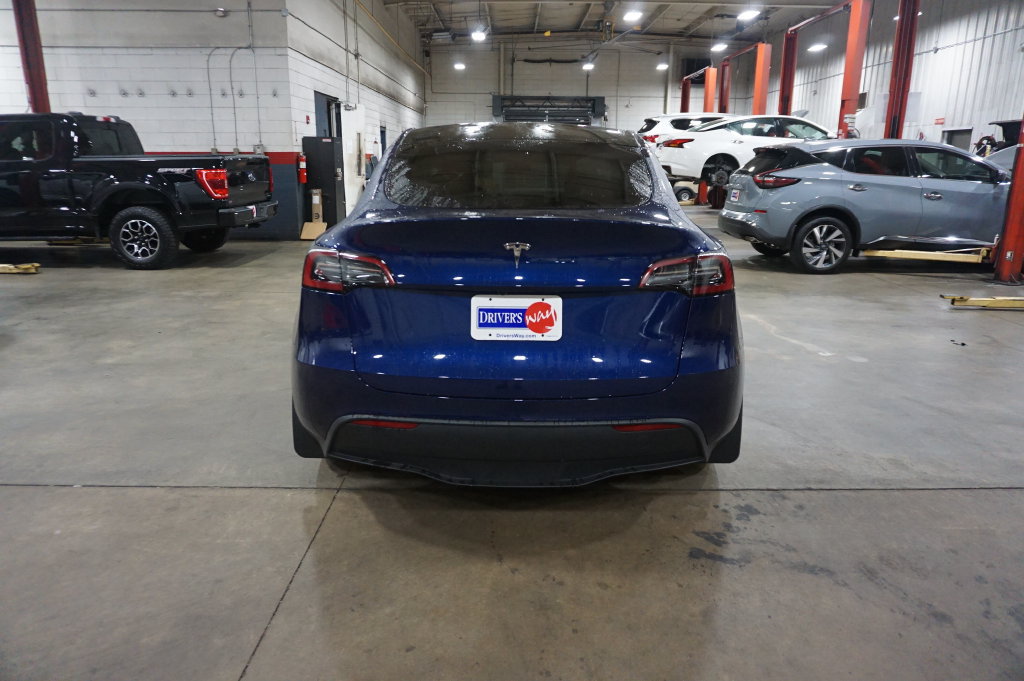 Used 2024 Tesla Model Y Long Range RWD image 25
