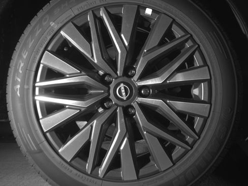 Used 2025 Nissan Altima 2.5 SV image 15