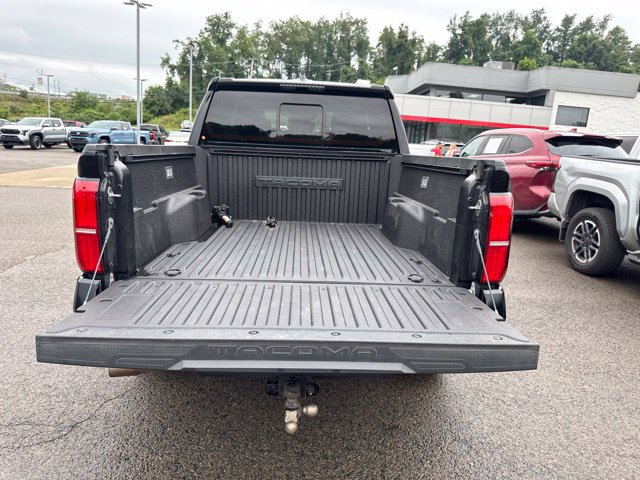 Used 2024 Toyota Tacoma SR5 AWD/4WD image 18