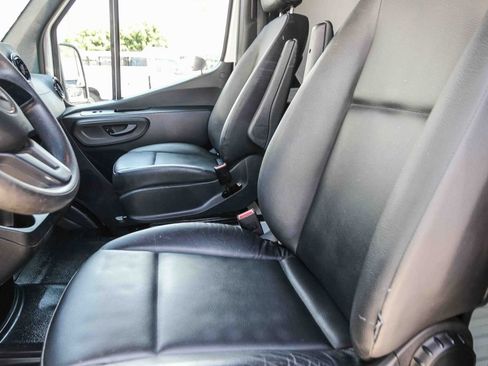 Used 2024 Mercedes-Benz Sprinter 2500 image 17