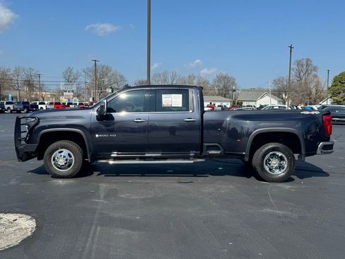 Used 2024 Chevrolet Silverado 3500 LTZ w/ LTZ Convenience Package image 27