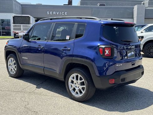 Used 2019 Jeep Renegade Latitude AWD/4WD image 4