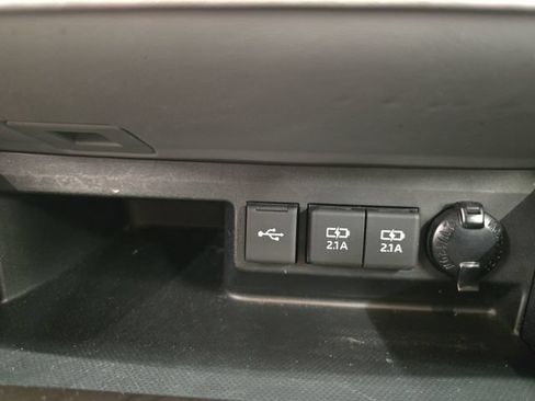 Used 2021 Toyota Highlander Limited AWD/4WD image 26
