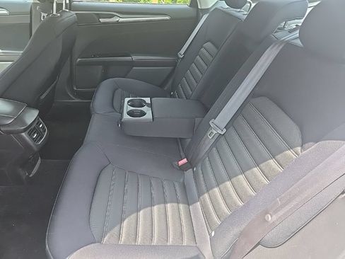 Used 2013 Ford Fusion SE FWD image 9