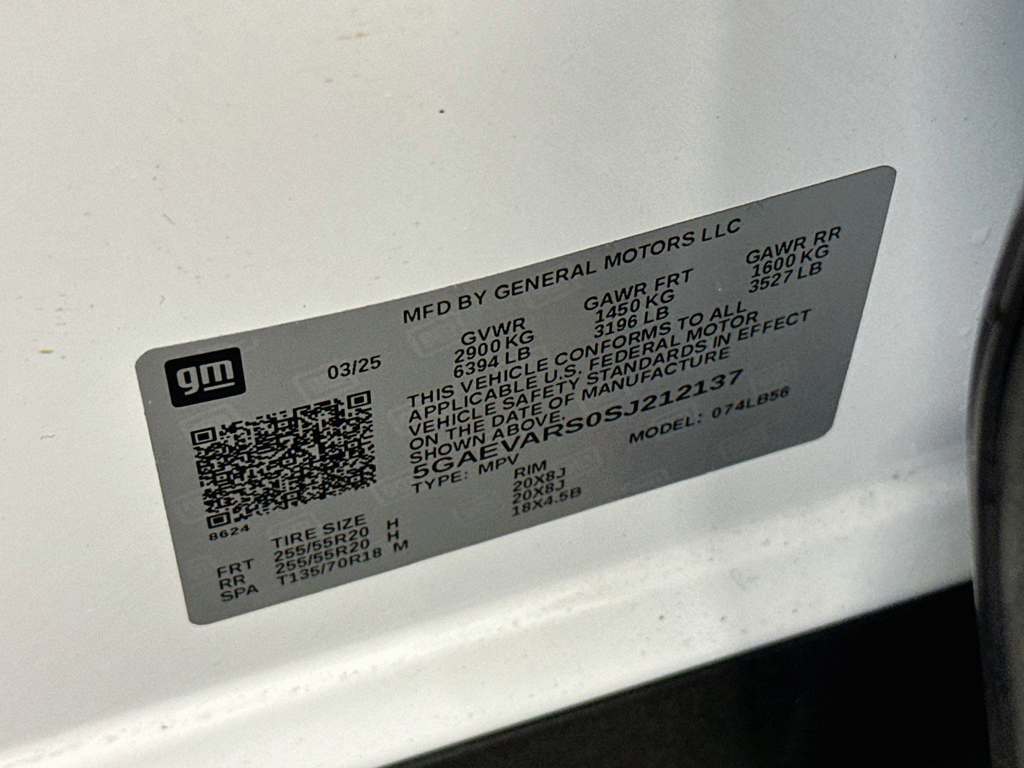 Used 2025 Buick Enclave Preferred AWD/4WD image 12
