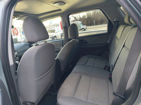 Used 2005 Ford Escape XLT image 13
