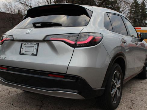 Used 2025 Honda HR-V EX-L image 7