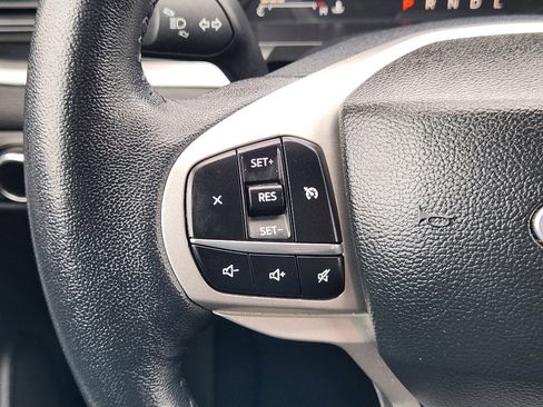 Used 2023 Ford Explorer XLT image 29