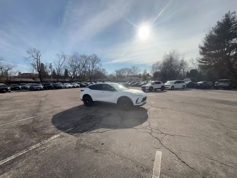 Used 2025 Buick Envista Sport Touring image 9