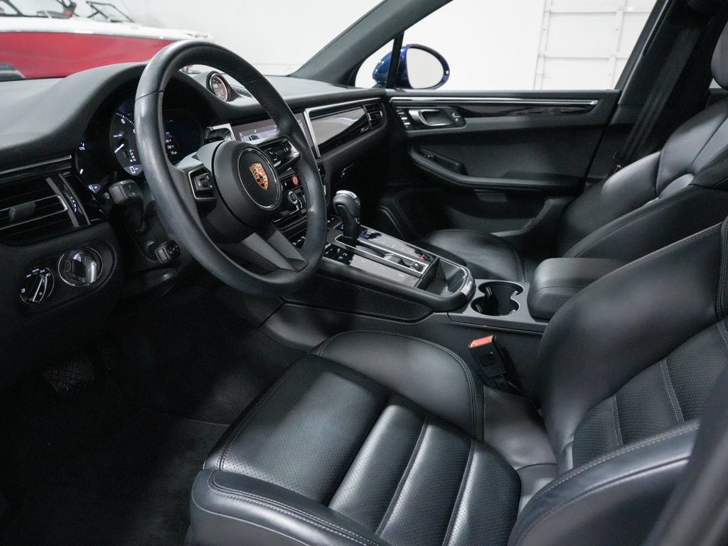 Used 2023 Porsche Macan S AWD/4WD image 10
