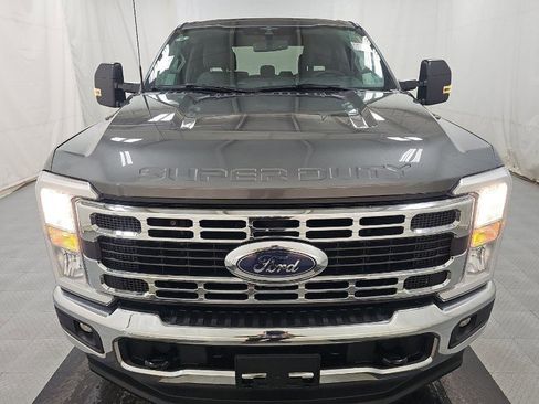 Used 2023 Ford F250 XLT image 2