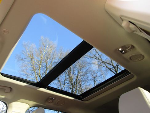 Used 2024 Ford Explorer Limited w/ Limited Technology Package image 17