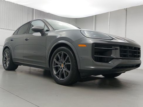 Certified 2026 Porsche Cayenne Coupe AWD/4WD image 9