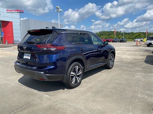 Used 2025 Nissan Rogue SL w/ Tech Package AWD/4WD image 7