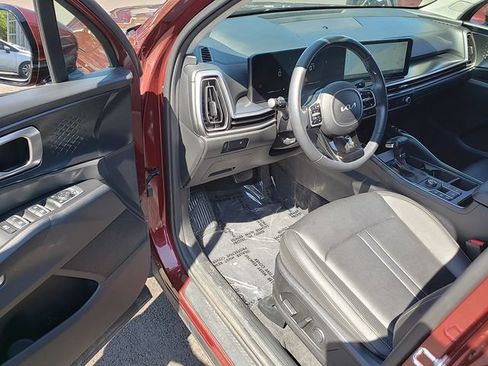 Certified 2024 Kia Sorento S FWD image 11