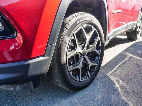 Used 2025 Jeep Compass Limited image 7