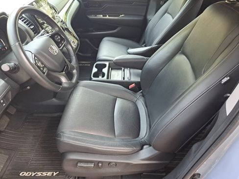 Used 2023 Honda Odyssey Touring image 11