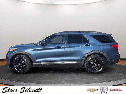 Used 2020 Ford Explorer XLT w/ Equipment Group 202A AWD/4WD image 2
