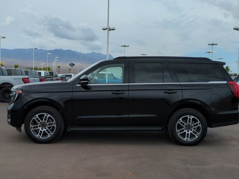 Used 2025 Ford Expedition Active AWD/4WD image 9